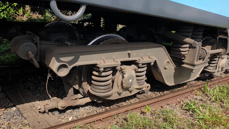 Podi Manike Derailed