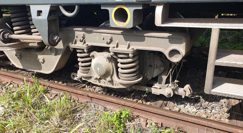 Podi Manike Derailed